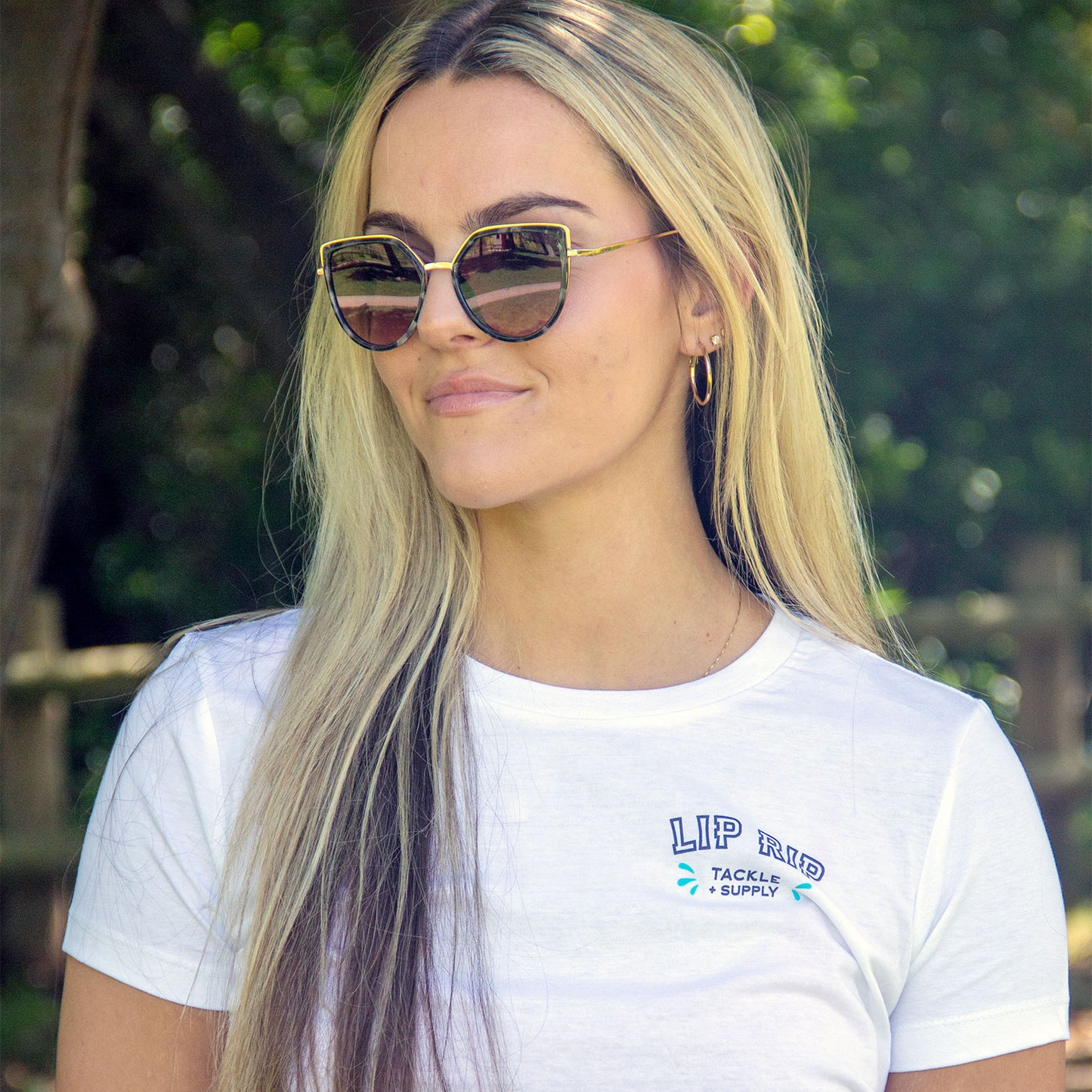 SURFER GIRL TEE (white)
